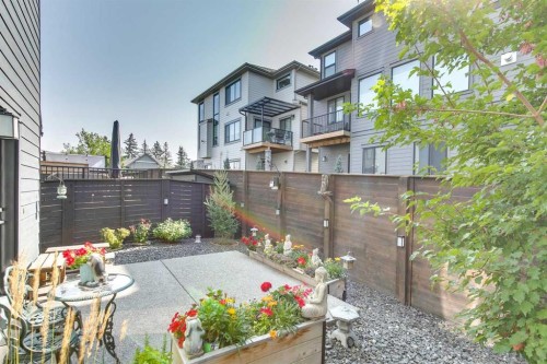 819 Shawnee Terrace Sw, Calgary, AB - Outdoor