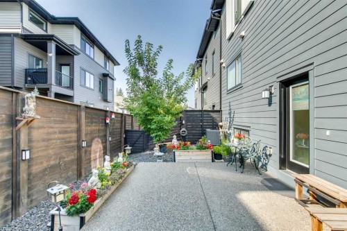 819 Shawnee Terrace Sw, Calgary, AB - Outdoor With Exterior