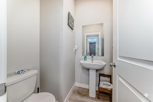7468 202 Avenue Se, Calgary, AB - Indoor Photo Showing Bathroom
