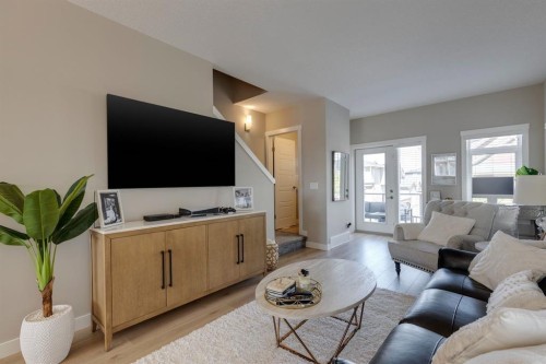 19 Sage Bluff Gate Nw, Calgary, AB - Indoor Photo Showing Living Room