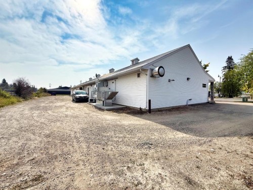 5303 50 Avenue, Olds, AB 