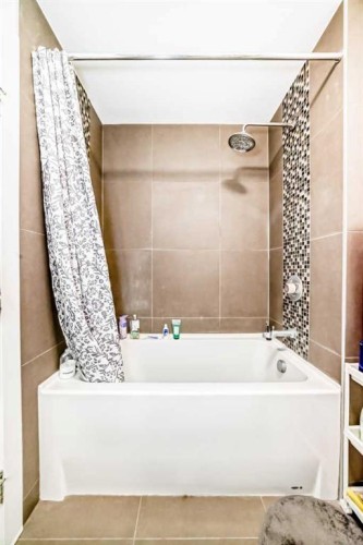 1202-550 Riverfront Avenue Se, Calgary, AB - Indoor