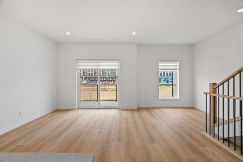 8349 8 Avenue Sw, Calgary, AB - Indoor Photo Showing Other Room