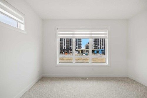 8349 8 Avenue Sw, Calgary, AB - Indoor Photo Showing Other Room