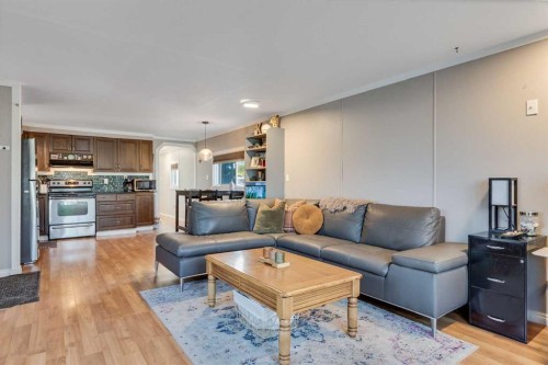 312 Aurora Drive, High River, AB 