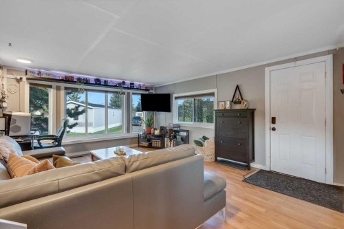 312 Aurora Drive, High River, AB 