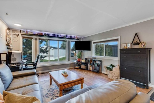 312 Aurora Drive, High River, AB 