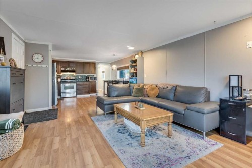 312 Aurora Drive, High River, AB 