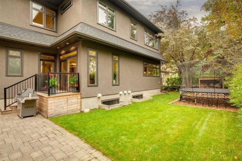 16 Varal Place Nw, Calgary, AB - Outdoor