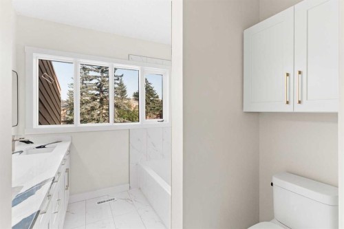 20-1220 Prominence Way Sw, Calgary, AB - Indoor Photo Showing Bathroom