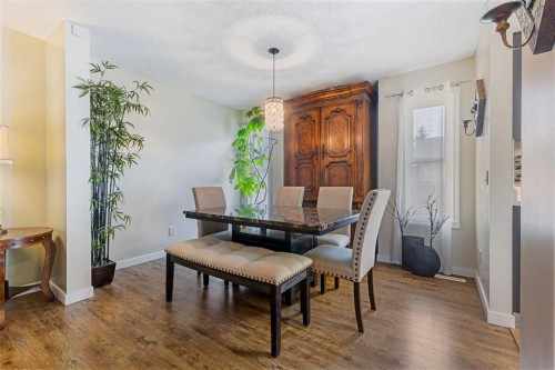 933 Applewood Drive Se, Calgary, AB - Indoor Photo Showing Dining Room
