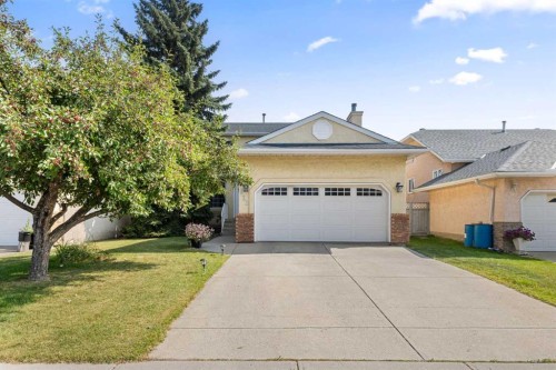 933 Applewood Drive SE Calgary, AB T2A 7N3