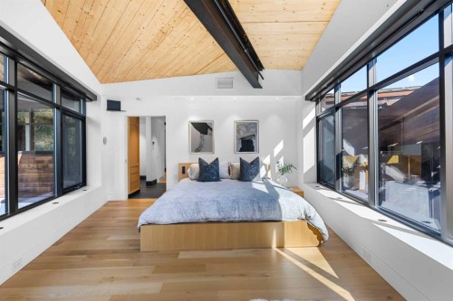 1308 Montreal Avenue Sw, Calgary, AB - Indoor Photo Showing Bedroom