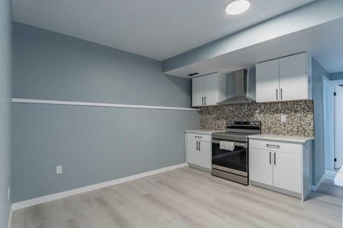 134 Erin Meadow Crescent Se, Calgary, AB - Indoor Photo Showing Kitchen