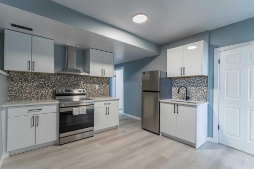 134 Erin Meadow Crescent Se, Calgary, AB - Indoor Photo Showing Kitchen