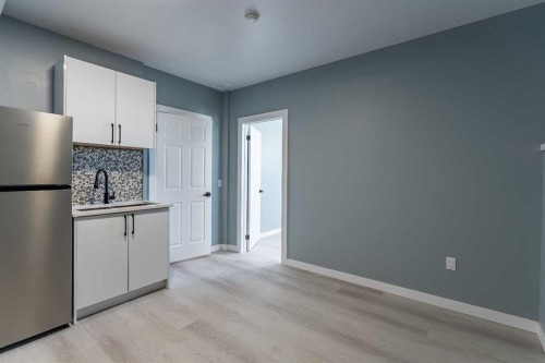 134 Erin Meadow Crescent Se, Calgary, AB - Indoor Photo Showing Kitchen