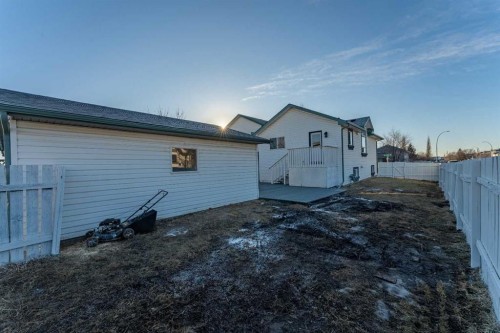 134 Erin Meadow Crescent Se, Calgary, AB - Outdoor