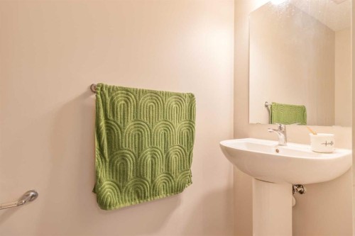 1016-7451 Falconridge Boulevard Ne, Calgary, AB - Indoor Photo Showing Bathroom