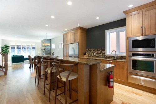 102-814 Memorial Drive Nw, Calgary, AB - Indoor Photo Showing Kitchen With Upgraded Kitchen