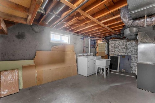 4920 Worcester Drive Sw, Calgary, AB - Indoor Photo Showing Other Room