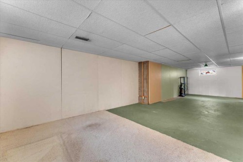 4920 Worcester Drive Sw, Calgary, AB - Indoor