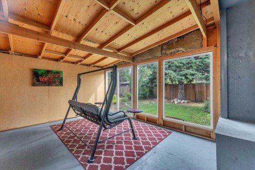 4920 Worcester Drive Sw, Calgary, AB - Indoor Photo Showing Other Room