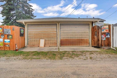 4920 Worcester Drive Sw, Calgary, AB - Outdoor With Exterior