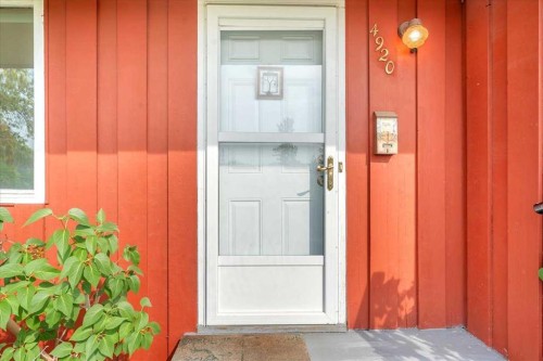 4920 Worcester Drive Sw, Calgary, AB - Outdoor With Exterior