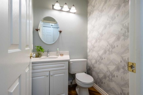 15209 Prestwick Boulevard Se, Calgary, AB - Indoor Photo Showing Bathroom