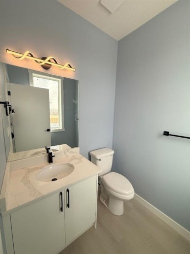 1999 Mccaskill Drive, Crossfield, AB - Indoor Photo Showing Bathroom