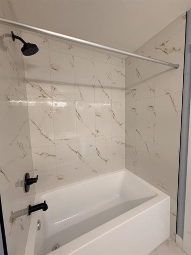 1999 Mccaskill Drive, Crossfield, AB - Indoor Photo Showing Bathroom