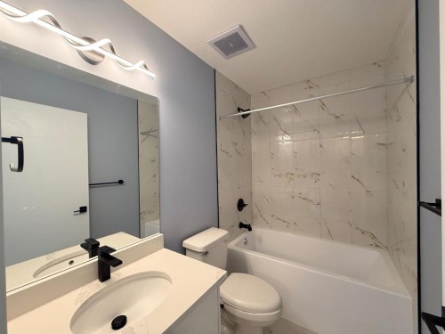 1999 Mccaskill Drive, Crossfield, AB - Indoor Photo Showing Bathroom