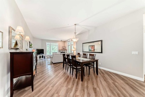 7204-14 Hemlock Crescent Sw, Calgary, AB - Indoor Photo Showing Dining Room