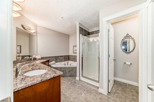 7204-14 Hemlock Crescent Sw, Calgary, AB - Indoor Photo Showing Bathroom