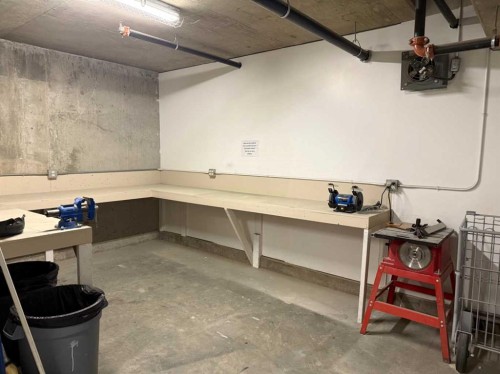 7204-14 Hemlock Crescent Sw, Calgary, AB - Indoor