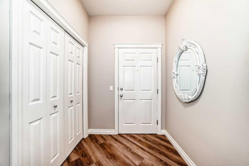 7204-14 Hemlock Crescent Sw, Calgary, AB - Indoor Photo Showing Other Room