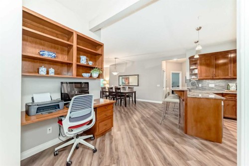 7204-14 Hemlock Crescent Sw, Calgary, AB - Indoor Photo Showing Office
