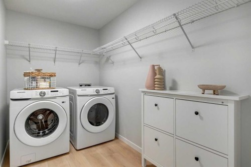 1111-15126 37 Street Sw, Calgary, AB - Indoor Photo Showing Laundry Room