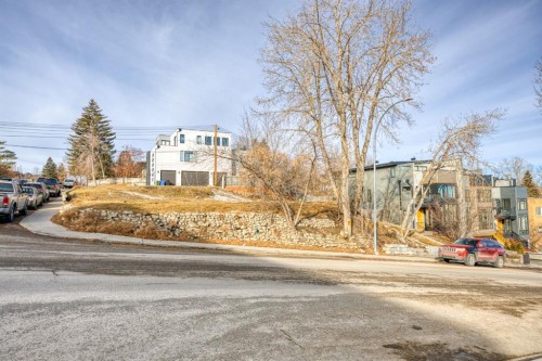 2523 17A Street Sw, Calgary, AB 