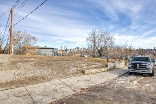 2519 17A Street Sw, Calgary, AB 