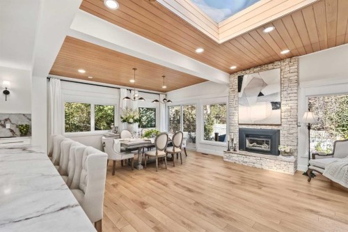2332 Uxbridge Drive Nw, Calgary, AB - Indoor With Fireplace