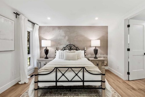 2332 Uxbridge Drive Nw, Calgary, AB - Indoor Photo Showing Bedroom