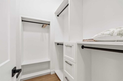 2332 Uxbridge Drive Nw, Calgary, AB - Indoor With Storage