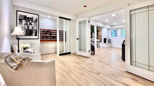 2332 Uxbridge Drive Nw, Calgary, AB - Indoor Photo Showing Other Room