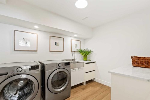 2332 Uxbridge Drive Nw, Calgary, AB - Indoor Photo Showing Laundry Room