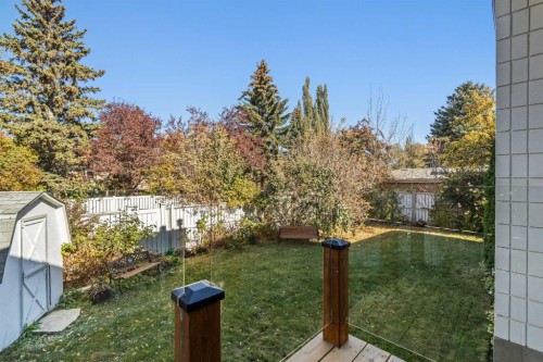 2332 Uxbridge Drive Nw, Calgary, AB - Outdoor