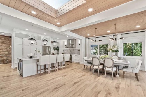 2332 Uxbridge Drive Nw, Calgary, AB - Indoor Photo Showing Dining Room