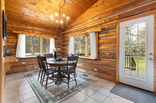 4-29415 Range Road 52, Rural Mountain View County, AB - Indoor Photo Showing Dining Room