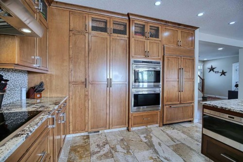 409 9 Street, Beiseker, AB - Indoor Photo Showing Kitchen
