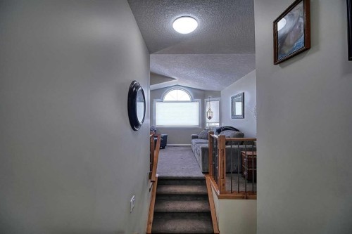 409 9 Street, Beiseker, AB - Indoor Photo Showing Other Room